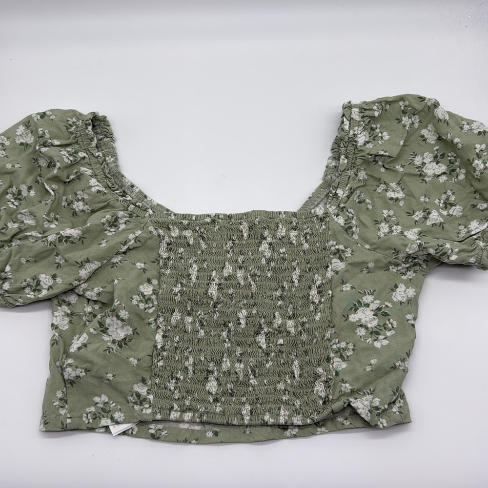 Hollister Green Floral Crop Top - Picture 6 of 7